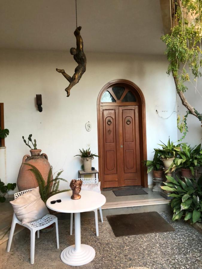 Artroom Garden Apartment Noto